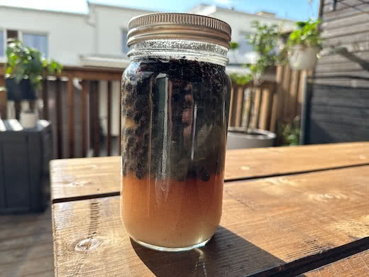 Blåbærlikør med kanel og vanilje - Lag din egen blåbærlikør med kanel og vanilje. Perfekt for kalde vinterkvelder eller som en perso...