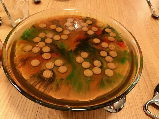 Tvilsom dessert - Jeg liker gelé, sjokoladepudding og non-stop. Sammen ble de ikke bedre.